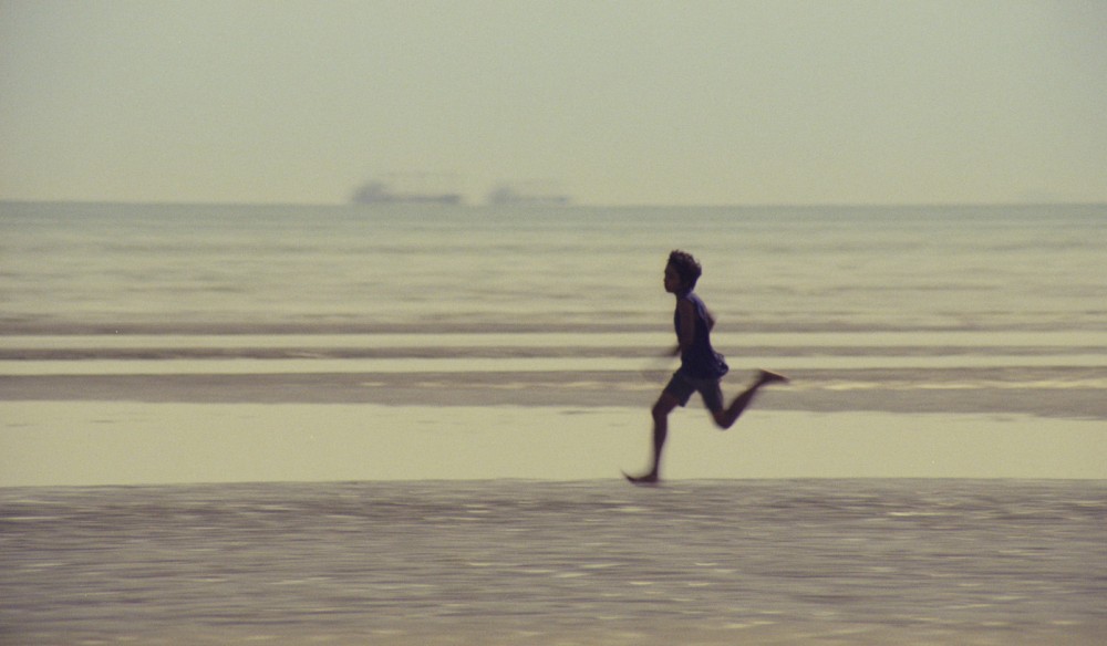 The Runner: Iranian New Wave Movie Comes to Film Forum (Trailer