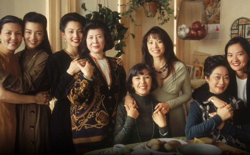 O CLUBE DA FELICIDADE E DA SORTE (Wayne Wang / 1993) A história de quatro  famílias e duas gerações, revivida nas lembranças de quatro jovens chinesas  nascidas na América e de suas